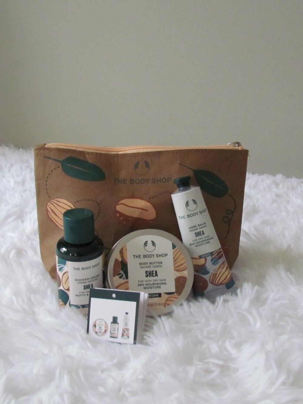 The Body Shop Nourish & Flourish Shea Big Gift Bag - NEW